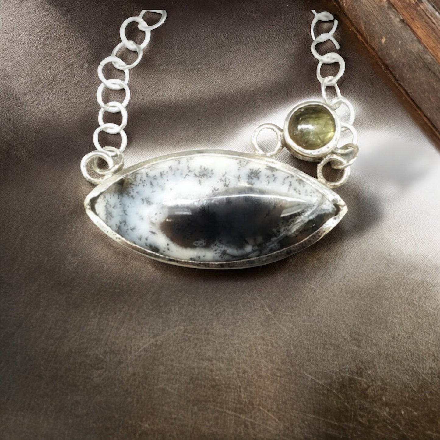 Dendrite opal (no 232)