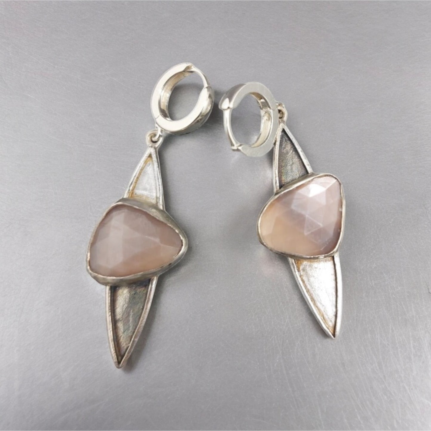 Grey moonstone (239)
