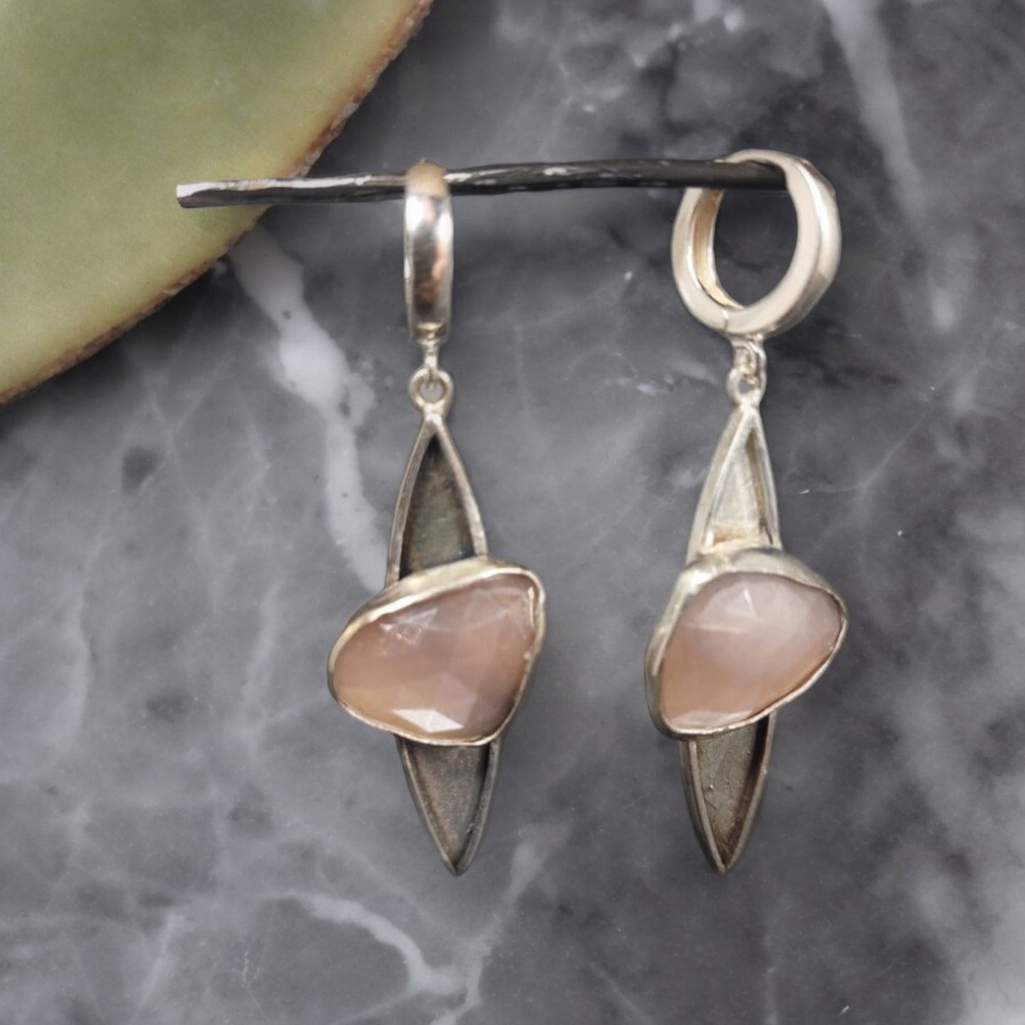 Grey moonstone (239)