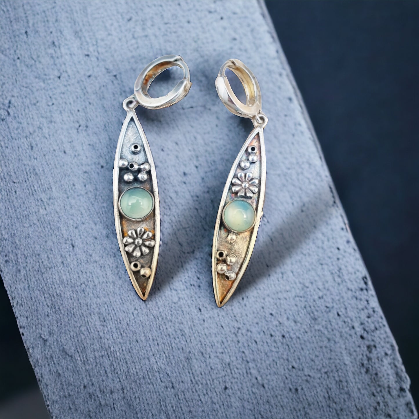Blue Chalcedony (no125)