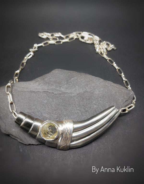 Art deco bib
